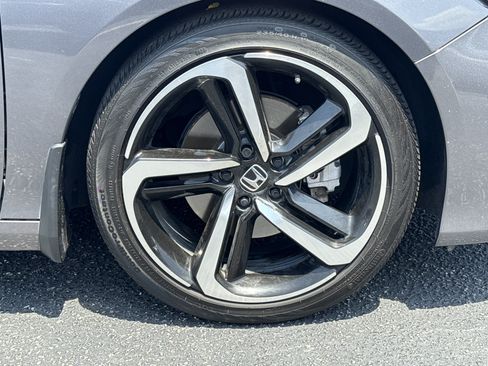 Used 2018 Honda Accord Sport image 12