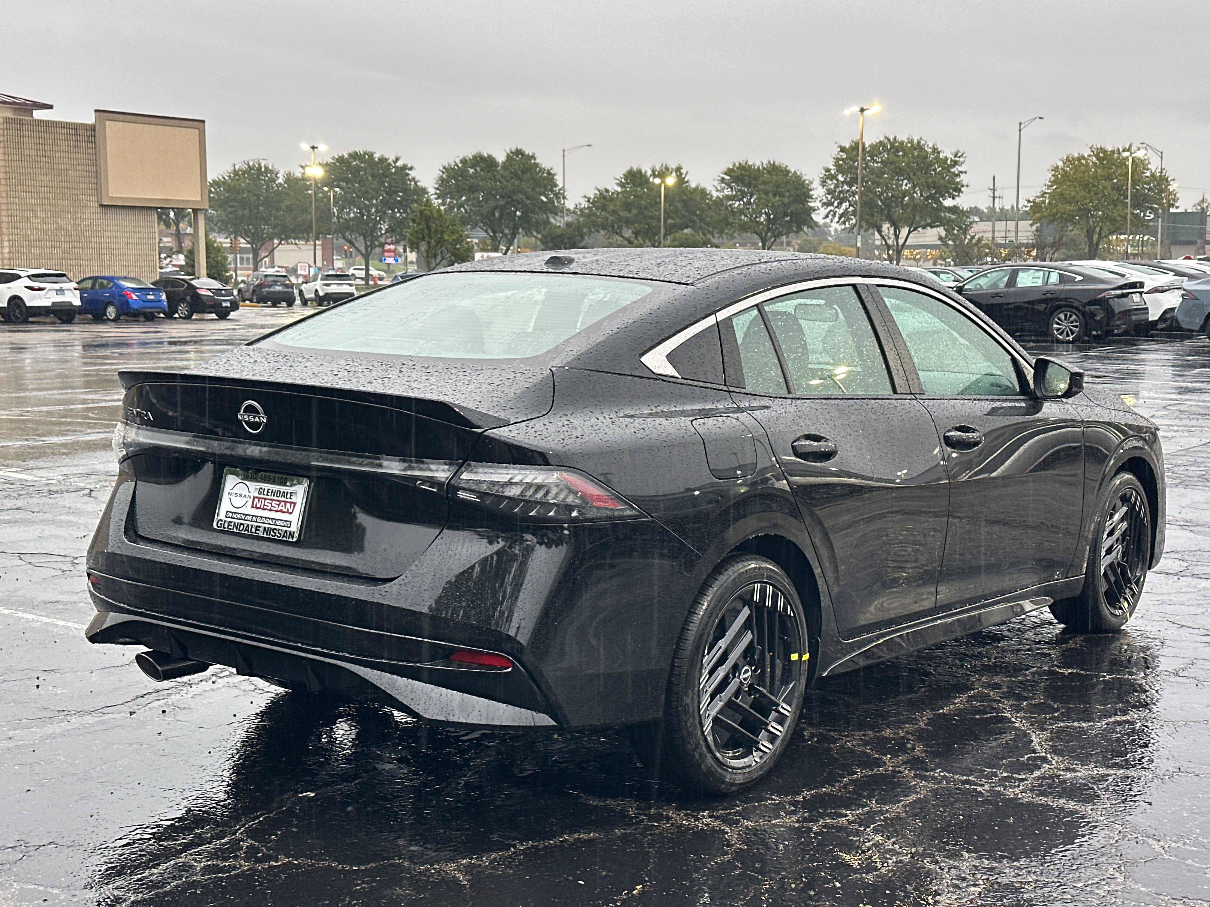 New 2027 Nissan Sentra SR w/ Floor Mat Package FWD image 4
