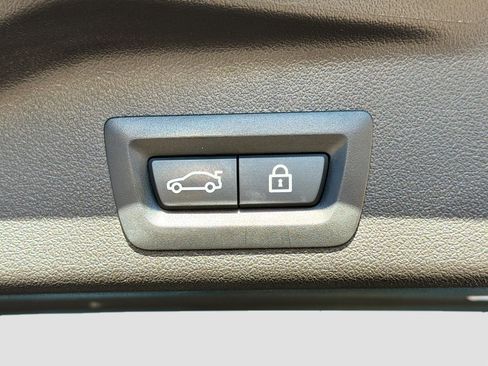 Used 2021 BMW X5 xDrive40i w/ M Sport Package image 13