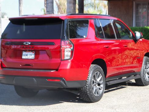 Used 2024 Chevrolet Tahoe Z71 w/ Luxury Package AWD/4WD image 13