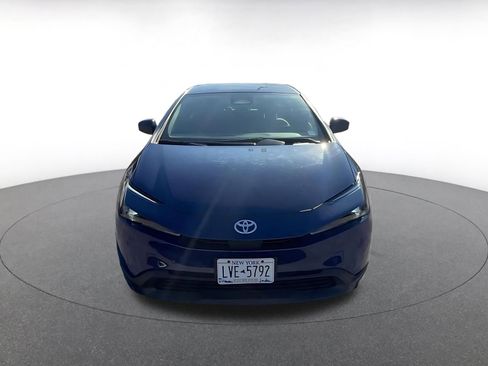 Used 2025 Toyota Prius LE image 4