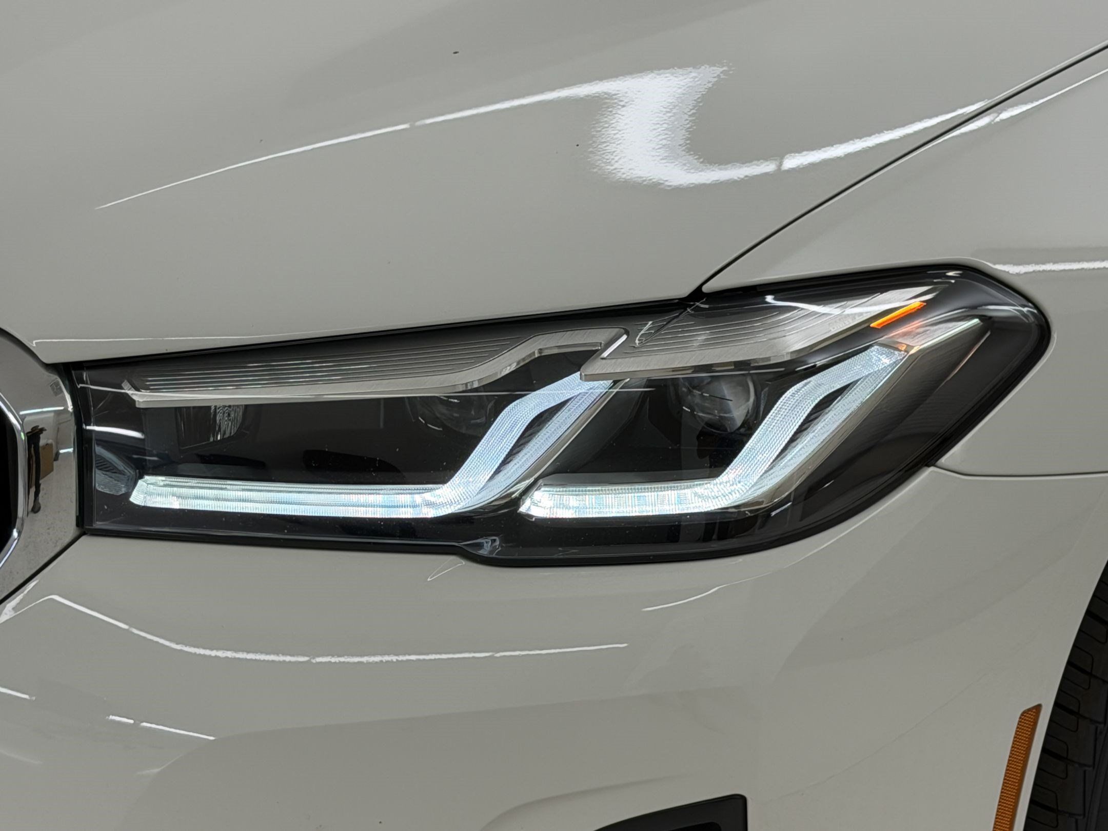 Certified 2023 BMW 530e w/ Convenience Package RWD image 12