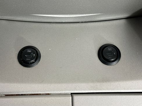 Used 2011 Toyota Camry SE image 24