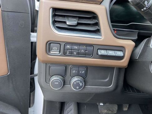 Used 2023 Chevrolet Suburban High Country image 30