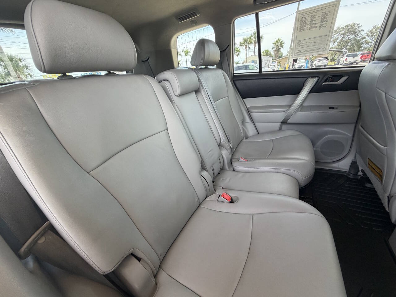 Used 2012 Toyota Highlander SE AWD/4WD image 23