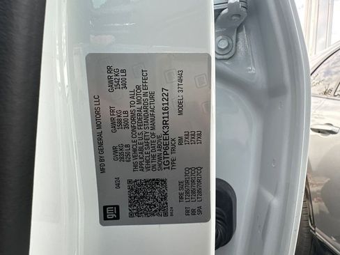 Used 2024 GMC Canyon AT4X image 32