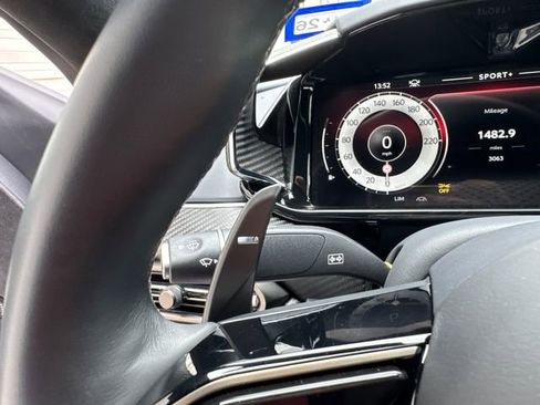 Used 2025 Aston Martin V8 Vantage Coupe image 20