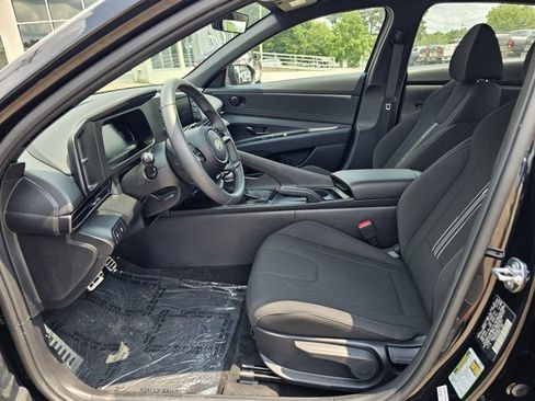 Used 2026 Hyundai Elantra Sport FWD image 29