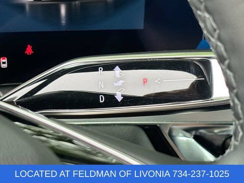 Used 2024 Cadillac Lyriq Luxury AWD/4WD image 15