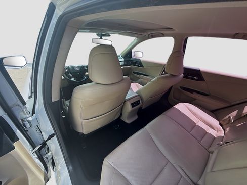 Used 2015 Honda Accord EX-L image 25