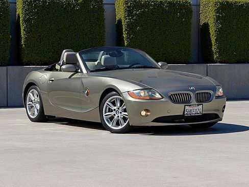 Used 2004 BMW Z4 3.0i image 1