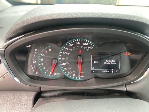 Used 2018 Chevrolet Trax LT w/ LT Convenience Package AWD/4WD image 19