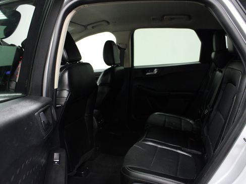 Used 2020 Ford Escape Titanium image 13