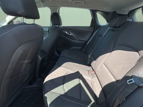 Used 2018 Hyundai Elantra GT FWD image 21