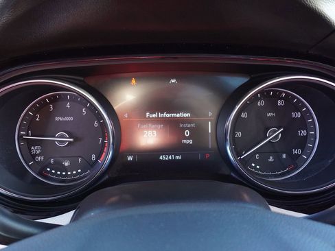 Certified 2021 Buick Encore GX Essence w/ Advanced Technology Package image 21