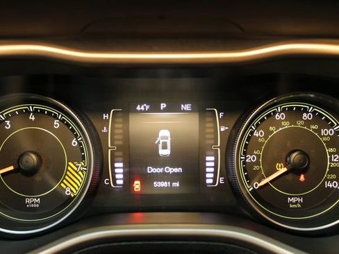 Used 2014 Jeep Cherokee Sport w/ Cold Weather Group image 23