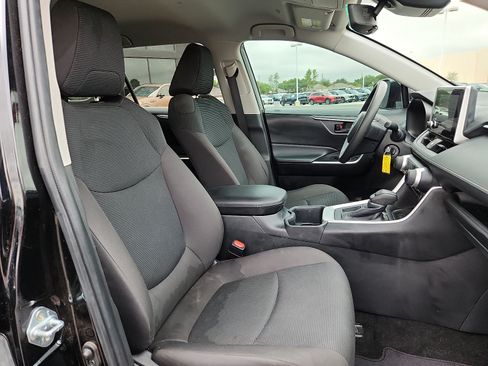 Used 2024 Toyota RAV4 LE FWD image 15