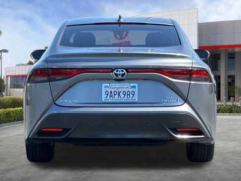 Used 2022 Toyota Mirai w/ Advanced Technology Package RWD image 5