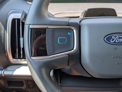 Certified 2025 Ford Expedition Active RWD image 29