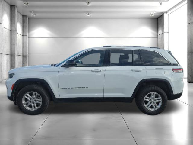 Used 2023 Jeep Grand Cherokee Laredo AWD/4WD image 9