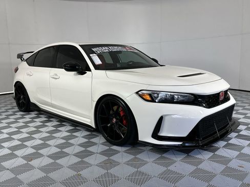 Used 2023 Honda Civic Type R image 2
