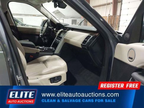 Used 2018 Land Rover Discovery HSE image 10