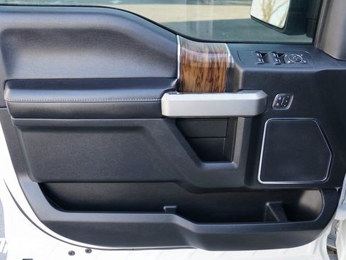 Used 2020 Ford F150 Lariat image 17