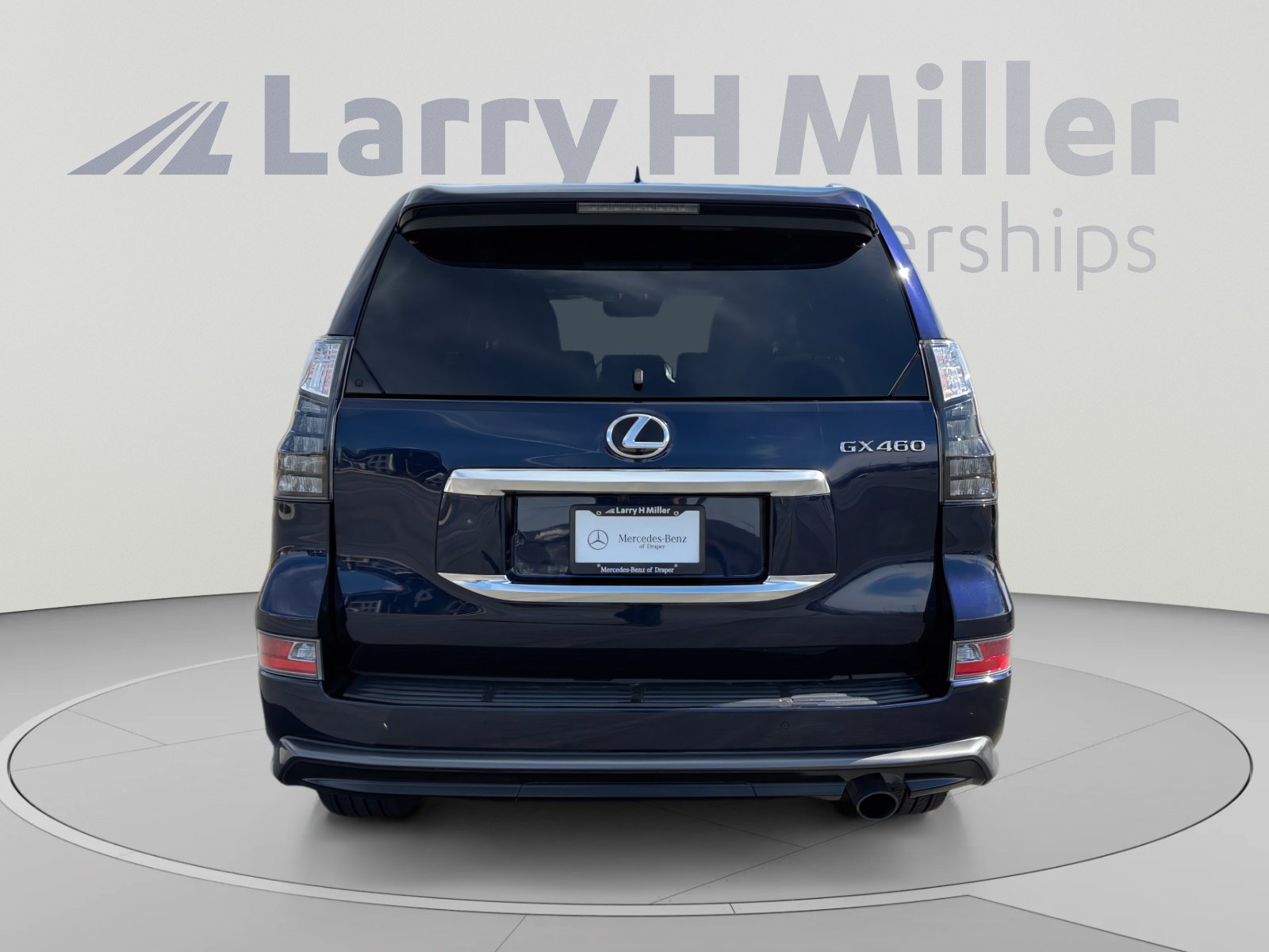 Used 2023 Lexus GX 460 Premium w/ Accessory Package AWD/4WD image 4