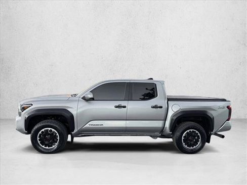 Used 2024 Toyota Tacoma TRD Off-Road image 4