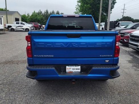 Used 2022 Chevrolet Silverado 1500 Custom image 3