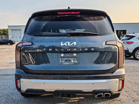 Used 2024 Kia Telluride EX w/ EX Captain's Chair Package AWD/4WD image 5