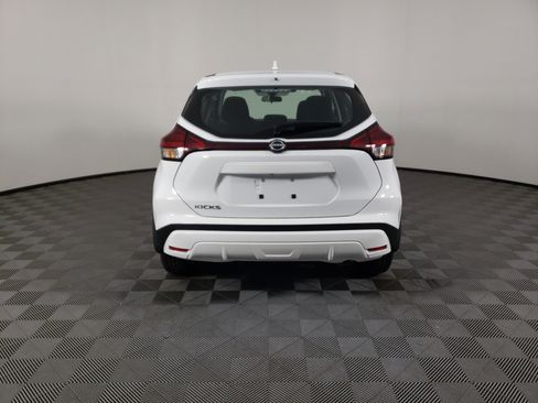 New 2025 Nissan Kicks Play S image 4