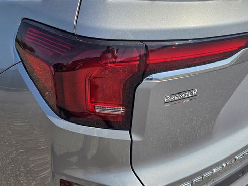 Used 2025 GMC Terrain Elevation AWD/4WD image 9