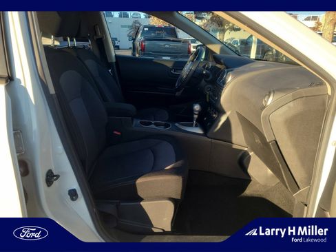 Used 2013 Nissan Rogue SV image 19