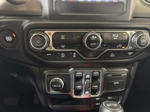 Used 2023 Jeep Wrangler Unlimited Sport AWD/4WD image 31