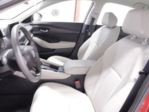 Certified 2025 Honda Accord LX image 14