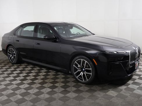 Used 2025 BMW 740i xDrive image 2