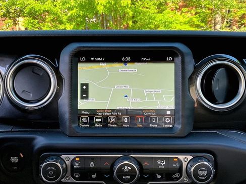 Certified 2022 Jeep Wrangler Unlimited Sahara AWD/4WD image 13