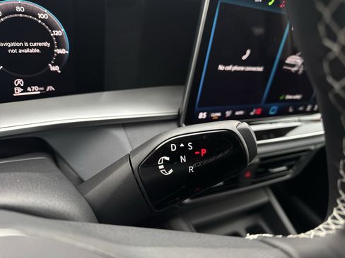 New 2026 Volkswagen Tiguan SE image 16