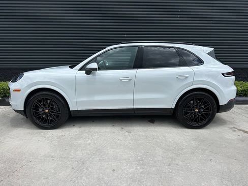 Certified 2026 Porsche Cayenne AWD/4WD image 2