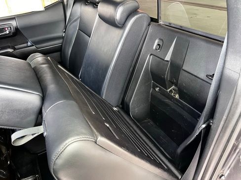 Used 2020 Toyota Tacoma TRD Off-Road image 49