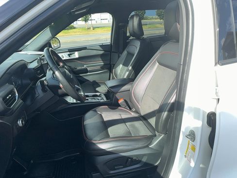 Used 2022 Ford Explorer ST-Line w/ Class IV Trailer Tow Package AWD/4WD image 13
