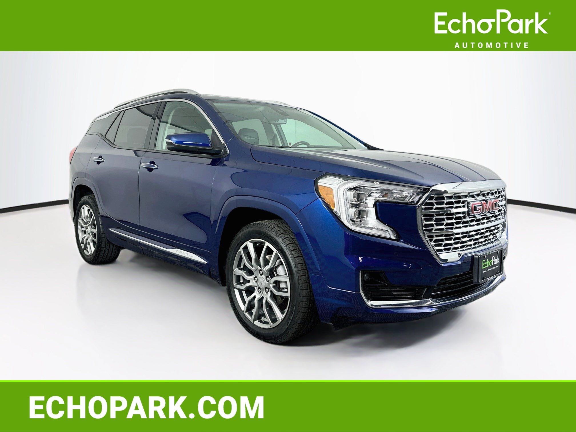 Used 2022 GMC Terrain Denali AWD/4WD image 1