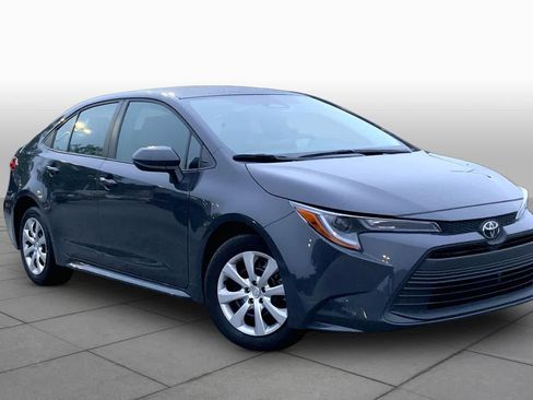 Used 2025 Toyota Corolla LE FWD image 3