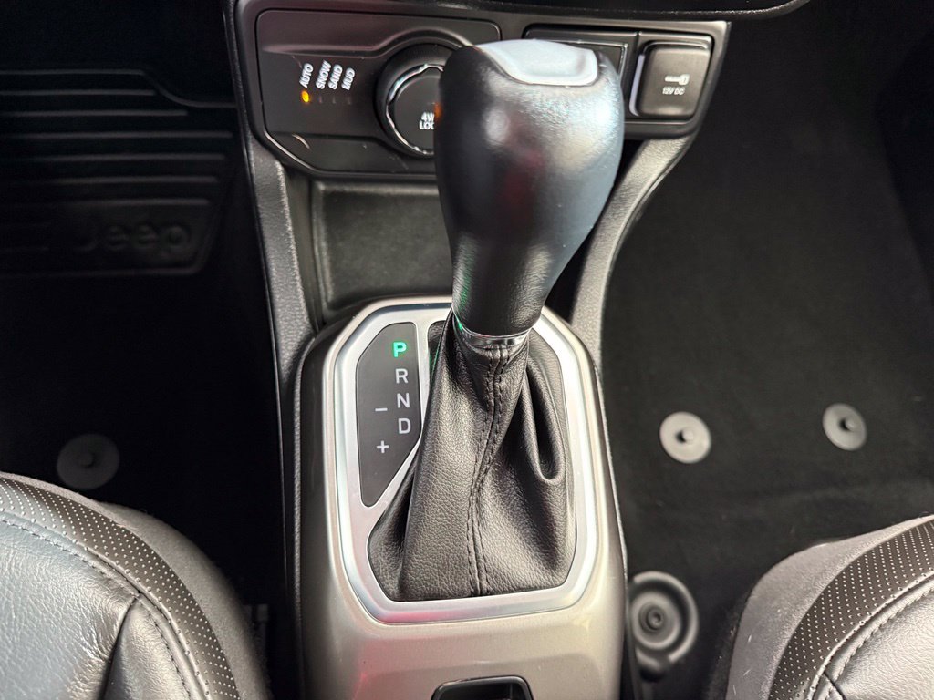 Used 2018 Jeep Renegade Limited w/ UConnect 8.4 Nav Group AWD/4WD image 36