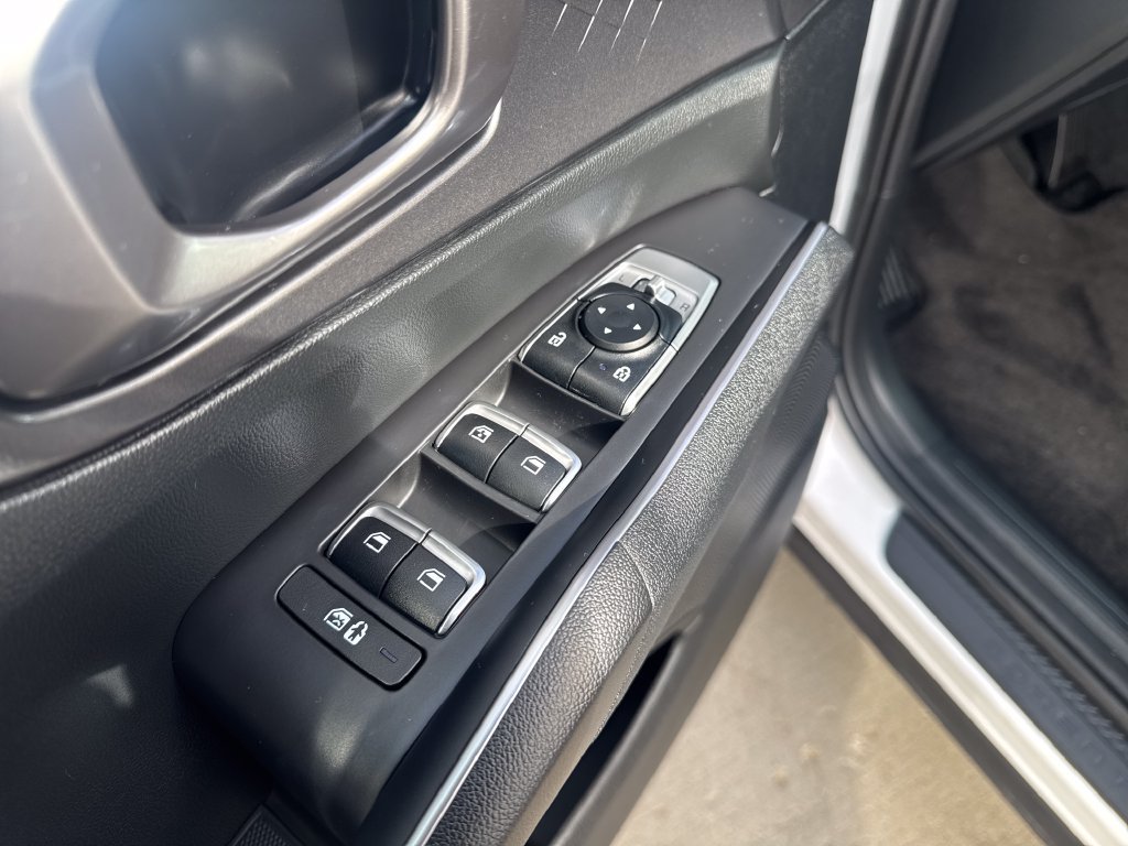 Used 2023 Kia Sorento LX AWD/4WD image 12