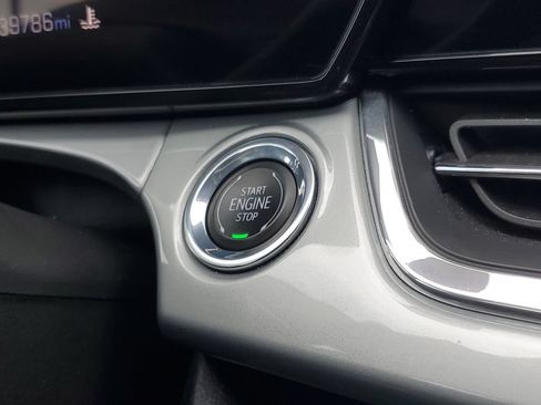 Used 2025 Chevrolet Trax LT FWD image 26