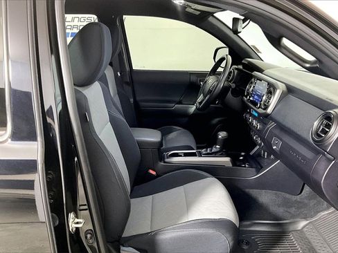 Used 2021 Toyota Tacoma TRD Sport image 6