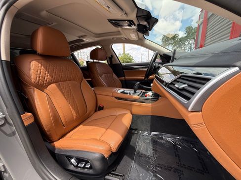 Used 2022 BMW 740i xDrive w/ Premium Package AWD/4WD image 31