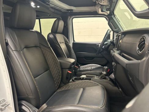 Used 2021 Jeep Wrangler Unlimited Sahara image 10